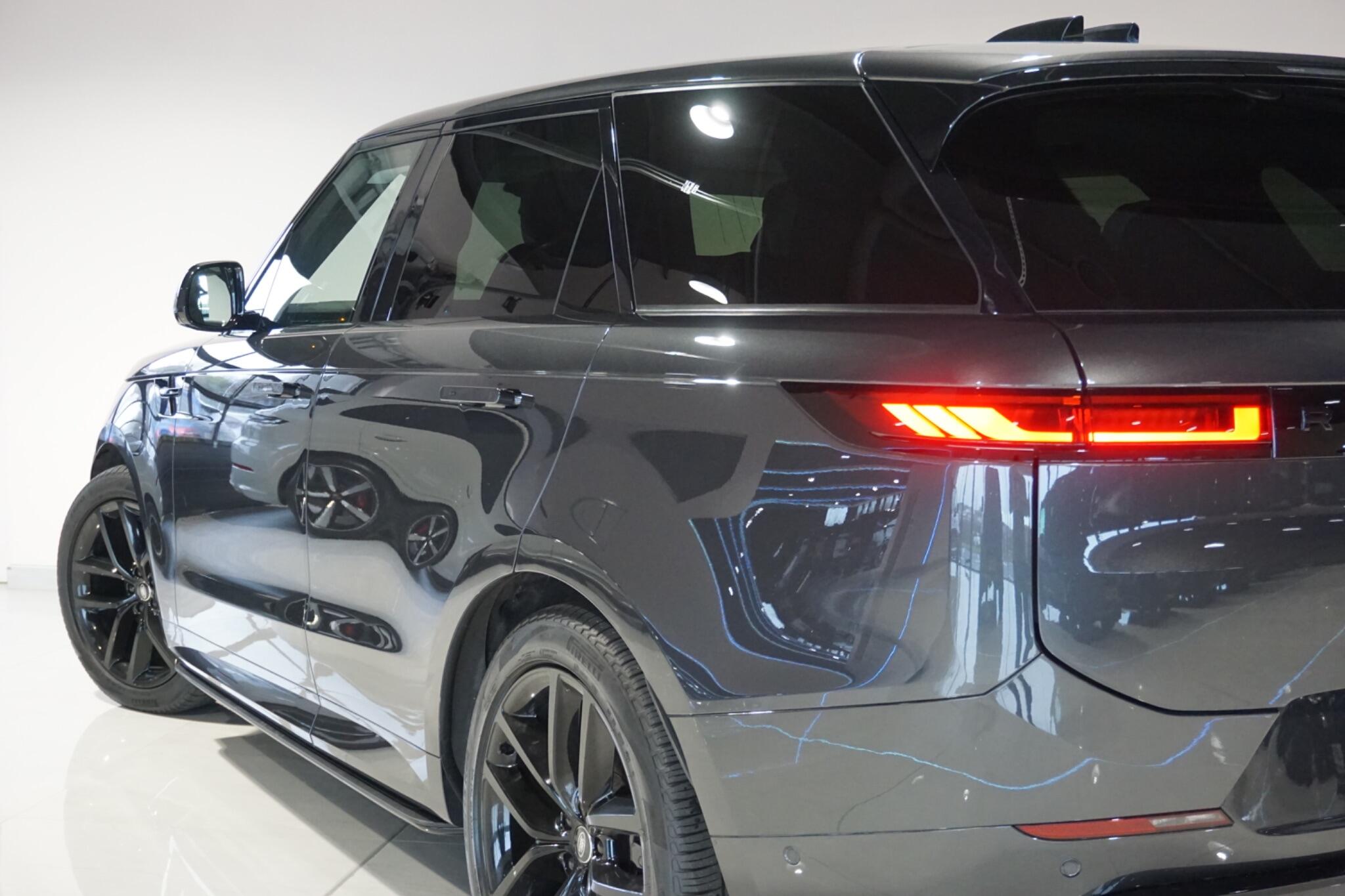 Land Rover Range Rover Sport 3.0 D300 MHEV Dynamic SE SUV 5dr Diesel Auto 4WD Euro 6 (s/s) (300 ps)